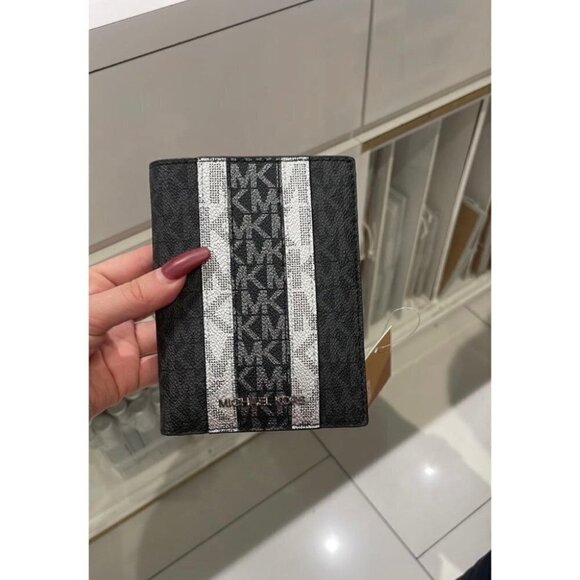 Michael Kors Jet Set Logo Stripe Passport Wallet Black Multi - Picture 1 of 4